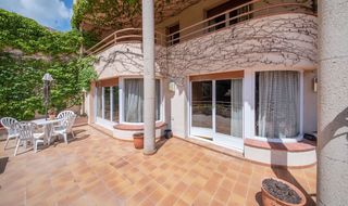 Casa en Carrer torrenova, 45. Muy grande