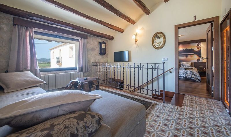Foto b82bf2b9-c84b-4d89-9bb8-aeaabae1b6f7. Casa a carrer eixample 30 a Vilobí del Penedès