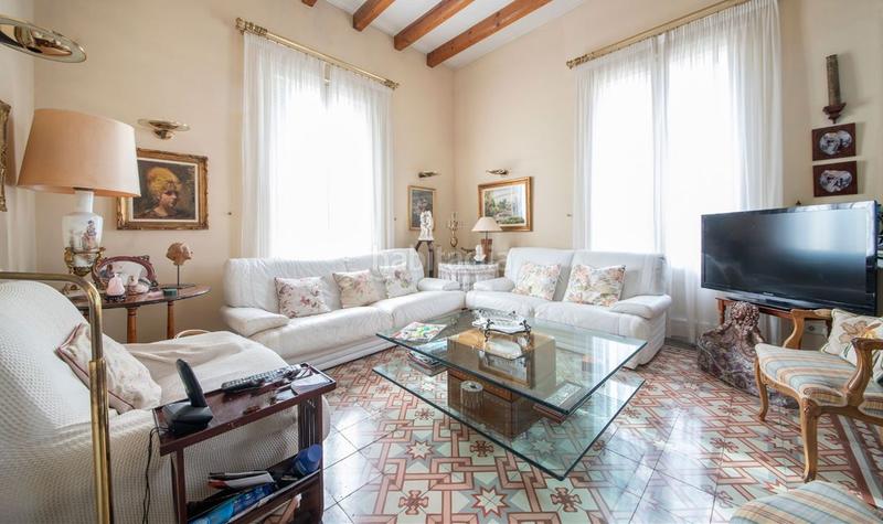 Foto 2f1c6cbf-e619-4b05-94bc-7299c9a6dd6a. Casa  de estilo colonial en venta en Capellades