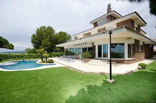 Casa  Avinguda de la galera. Exclusiva villa de lujo en un acantilado