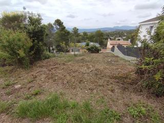 Terreny residencial  Urbanitzacio font bosc. Terreno de 465m2
