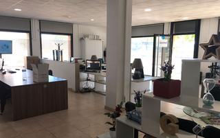 Miete Büro  Avinguda ronda de mar. Local diáfano en alquiler