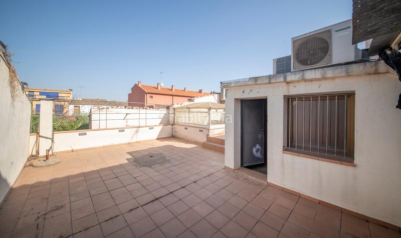 Foto b5e90689-9c6e-4cf3-bf9d-f03bee1653f5. Casa ocasión única de vivienda y negocio en venta en Puigdàlber