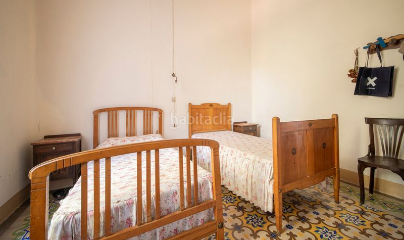 Foto 1384f1fb-ca96-4e27-95fc-d54bb049fa8c. Casa amb xemeneia aparcament a Llacuna (La)