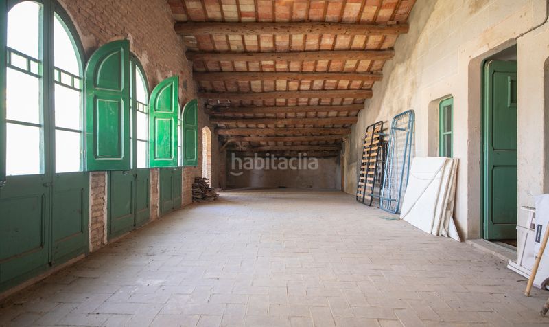 Foto 9f2dc06c-3a70-44fe-a538-30e8a857389d. Casa amb xemeneia aparcament a Llacuna (La)