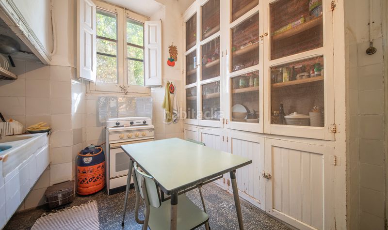 Foto ae40e526-6111-4b44-b008-1da49e0d5bf8. Casa amb xemeneia aparcament a Llacuna (La)