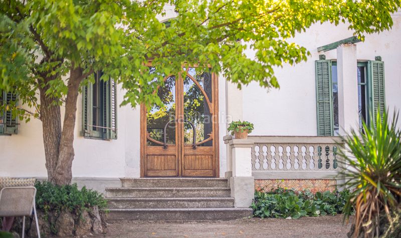 Foto e52225f4-aa9c-42c8-83e1-a95c7670409f. Casa amb xemeneia aparcament a Llacuna (La)