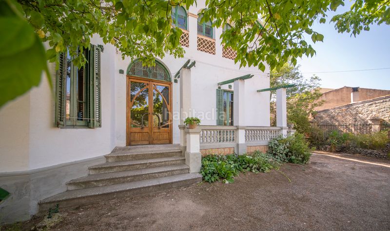 Foto eef08db8-e8c0-4cf5-9bdc-df61378da108. Casa amb xemeneia aparcament a Llacuna (La)