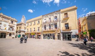 Edifici  Plaça de la vila. Edificio único y singular en el centro de vilafranca del penedès