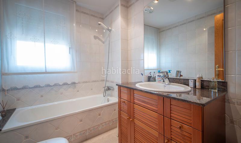Foto 8a18e2e0-89b2-40da-b266-c15fa0bd38c9. Chalet encantadora casa elegante con jardín en el corazón de moja en Olèrdola