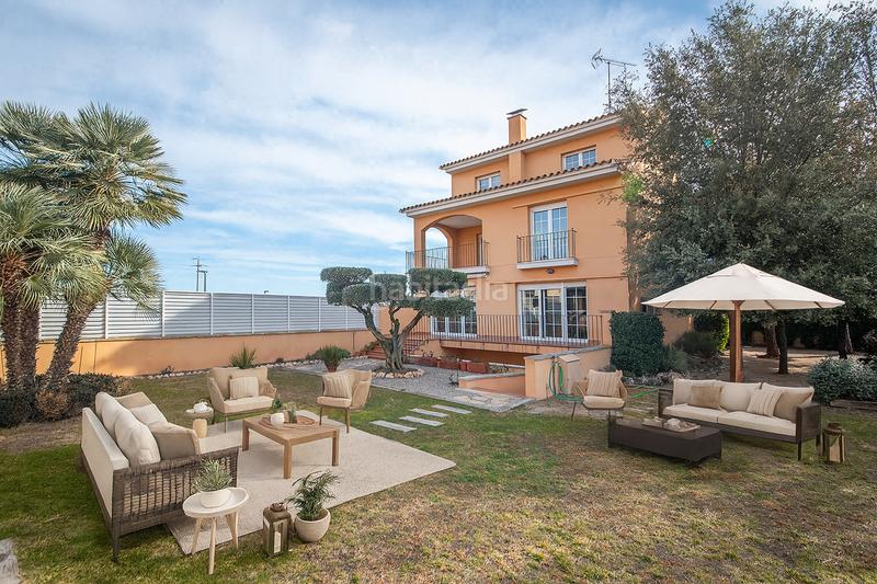 Foto aed81fed-633f-4fd1-8261-cdafffc8c6f2. Chalet encantadora casa elegante con jardín en el corazón de moja en Olèrdola