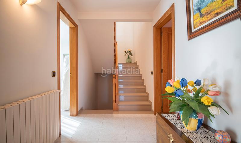 Foto c3962e78-a240-4fb9-8373-10ead25b4a8c. Chalet encantadora casa elegante con jardín en el corazón de moja en Olèrdola