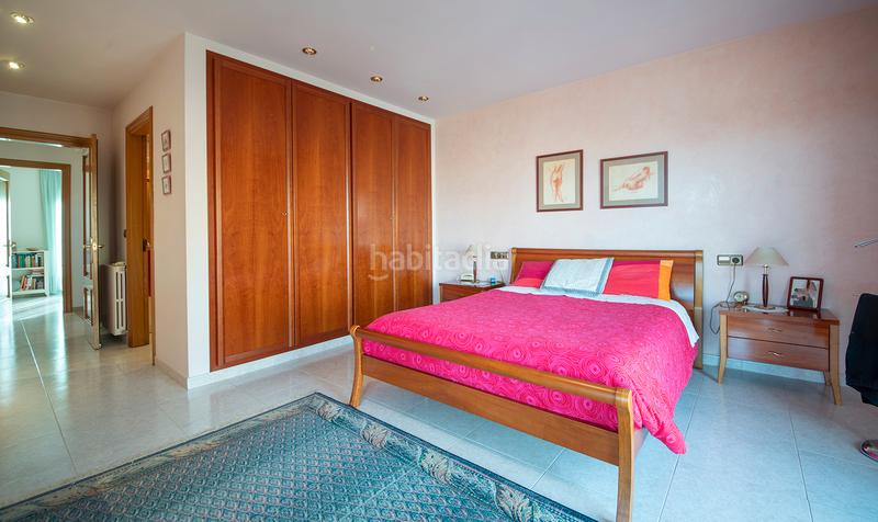 Foto ea6c61d4-7a9a-403e-b812-1b9b14c7f367. Chalet encantadora casa elegante con jardín en el corazón de moja en Olèrdola