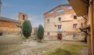 Casa a Plaça de l'església 1. Antigua finca para reformar en un entorno único