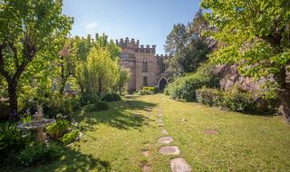 Casa  Carretera de montmany. Castillo modernista catalogado en el figaró- una joya histórica