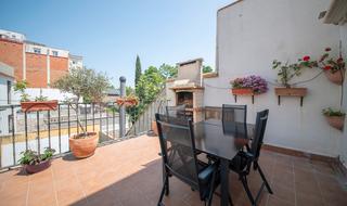 Casa a schiera  Carrer de la beneficència. Casa adosada con piscina en el centro histórico de vilafranca de