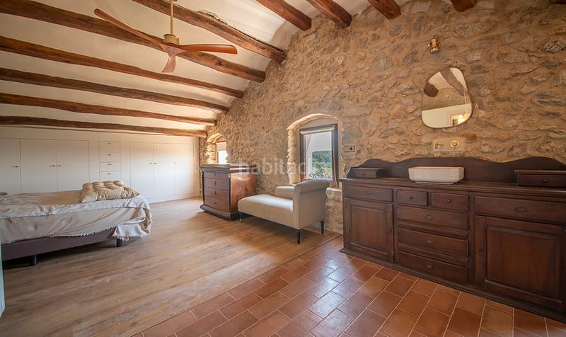 Foto bc8ce9d0-4110-43cf-92dc-a2e96847ca90. Casa en carrer l'avella 17 casa a estrenar para terminar a tu gusto con 3.800 m2 de parcela en Font-rubí