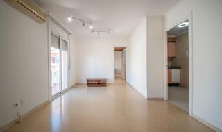 Appartement à Centre Vila. Vivienda práctica y acogedora al lado del hospital