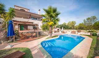 Casa  Carrer de l'alzina. Espectacular casa unifamiliar con piscina en daltmar
