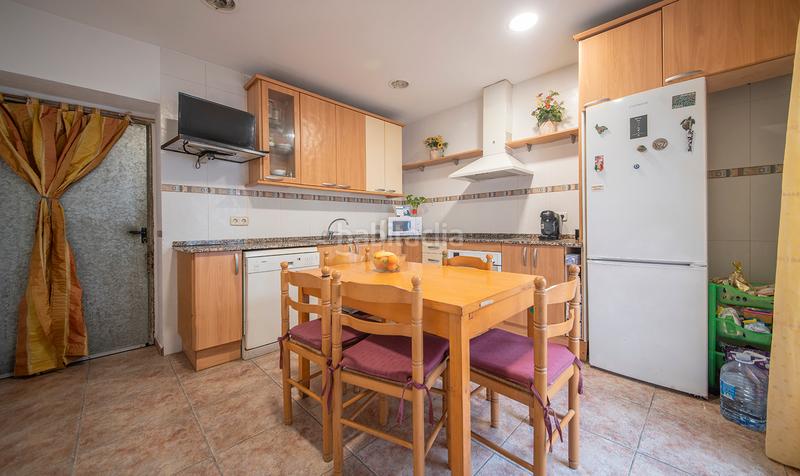 Foto dff04869-1d71-4b16-80b2-9e72ecac0033. Casa amb calefacció aparcament a Puigdàlber