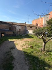 Casa  Carrer de sant isidre. Oportunidad para construir vivienda en el centro de torrelles de