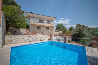 Maison  Carrer sant elies 550. Amplitud y privacidad en mediona