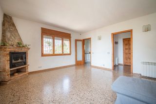 House in Carrer sant elies 550. Amplitud y privacidad en mediona