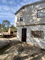 Casa  Barri montjuic 11. Terreno para construir tu casa ideal en font rubí