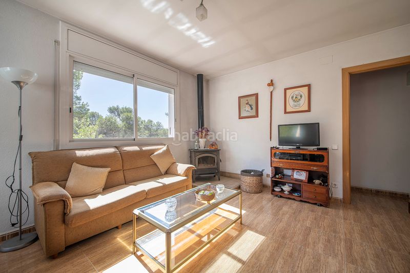 Foto 282554f6-520a-4acc-b37b-261c4c39c299. Casa amb xemeneia aparcament a Querol