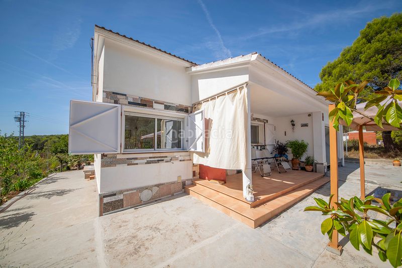 Foto 30b0ea89-7b97-400c-abcb-89e75faf4c1f. Casa amb xemeneia aparcament a Querol