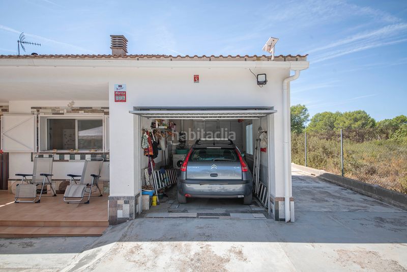 Foto 5bf4245c-833d-4f17-82de-b038b55a1291. Casa amb xemeneia aparcament a Querol