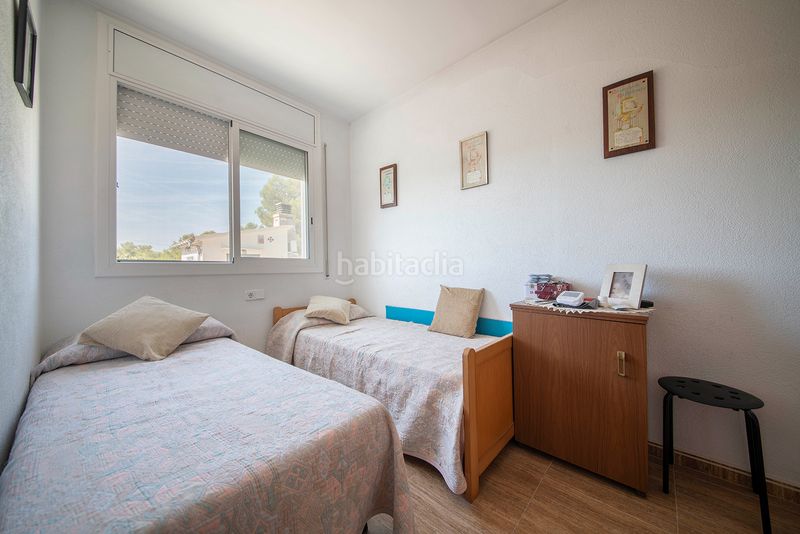 Foto bac6dae7-eac5-4941-883d-001f7f95e236. Casa amb xemeneia aparcament a Querol