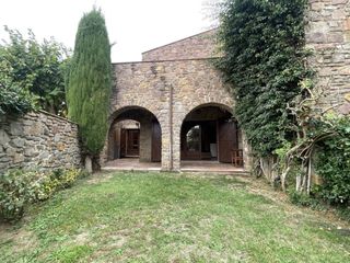 Rent House  Avenida catalunya. Casa de piedra en alquiler en sant sadurní de lheura