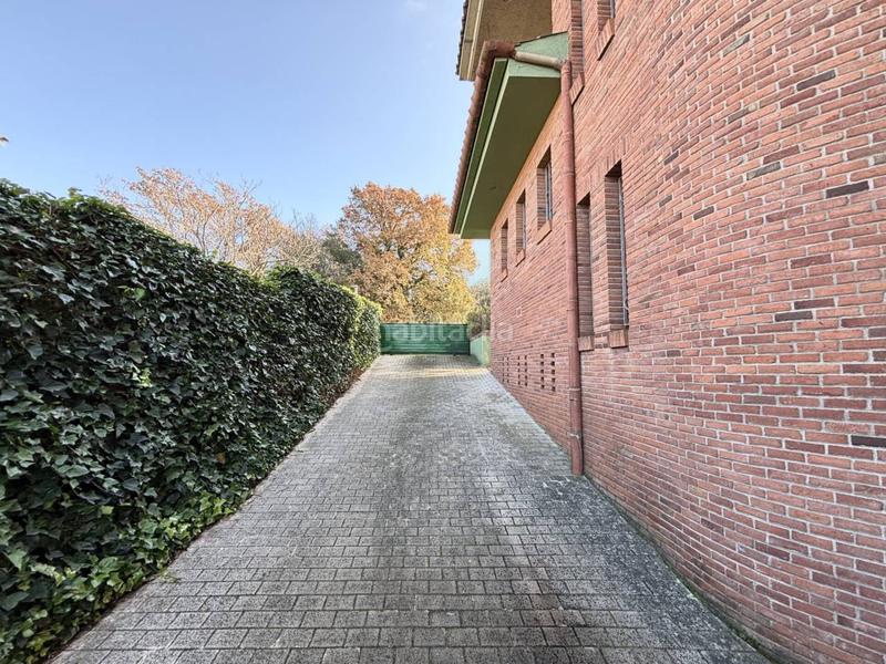 Foto 0b0457db-9d82-4c12-b1e2-c5fd01281a5b. Casa  con jardín en Palau en Palau Girona