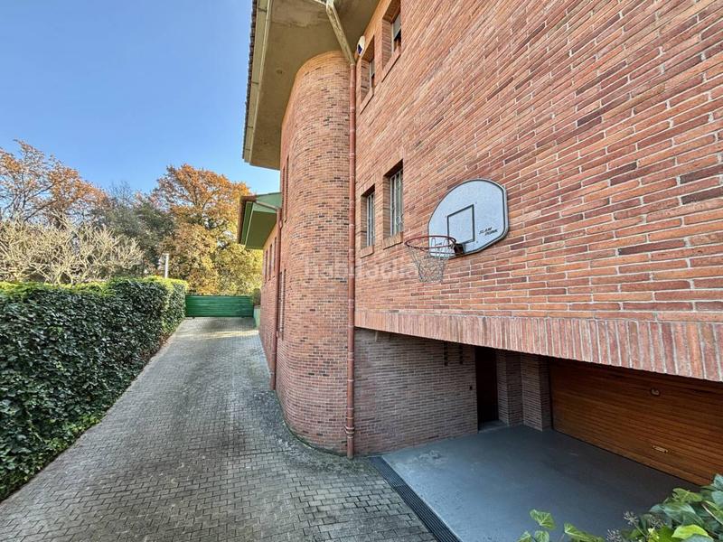 Foto ef6e61d9-bd40-4b55-8668-690072c1fc18. Casa  con jardín en Palau en Palau Girona