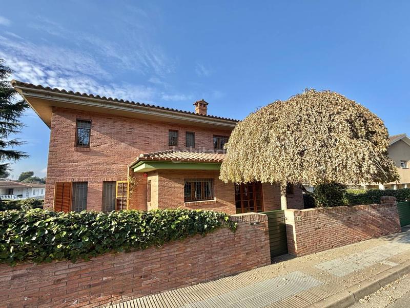 Foto f1d89e70-b698-4e56-b5c0-4afe15ea98da. Casa  con jardín en Palau en Palau Girona