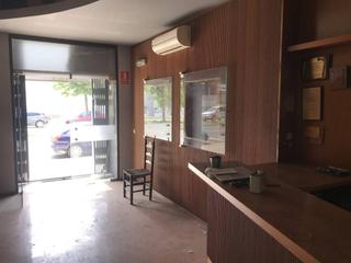 Local Comercial  Farga. Local con salida de humos en venta en banyoles