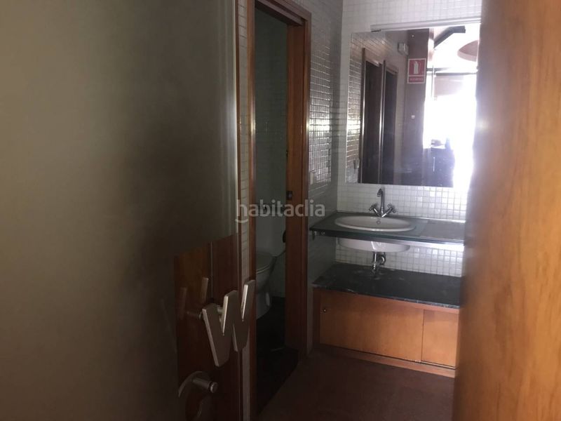 Foto 4198cd57-f7cb-4cf2-a957-d0a9be0c18e3. Local comercial a Banyoles