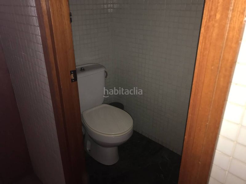 Foto d92b70af-7c2e-4797-b69e-ee32dc8dcd96. Local comercial a Banyoles