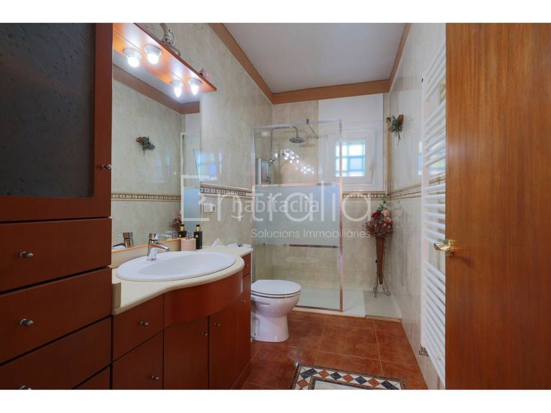 Foto 96cc7102-8d70-402c-963c-2f29a5988a47. Casa amb calefacció aparcament piscina a Cervià de Ter