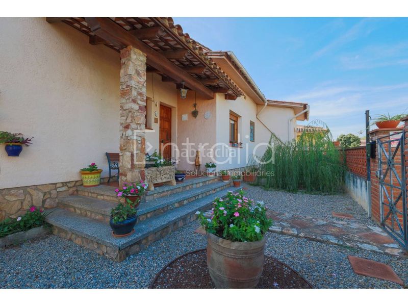 Foto cb78358a-5c91-4c66-853f-51a4a162a677. Casa amb calefacció aparcament piscina a Cervià de Ter