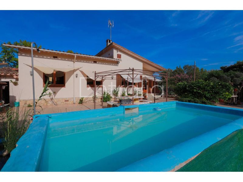 Foto e5b72618-65e5-46ae-a960-43a8566f4b09. Casa amb calefacció aparcament piscina a Cervià de Ter
