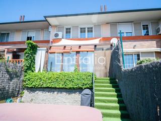 Casa a Palau. Casa adosada en venta en palau