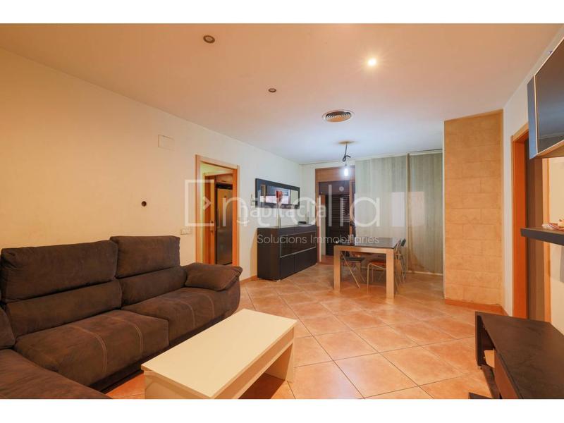 Foto 2be902aa-7651-43dd-872c-cfda809449c7. Pis amb calefacció aparcament a Bescanó