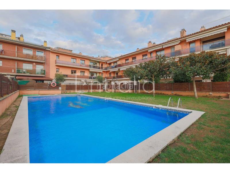 Foto 4b1fbcb3-813b-4416-bd17-0011be093321. Pis amb calefacció aparcament a Bescanó