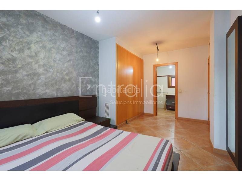 Foto 67906189-07a7-40fd-9e56-49297223f332. Pis amb calefacció aparcament a Bescanó