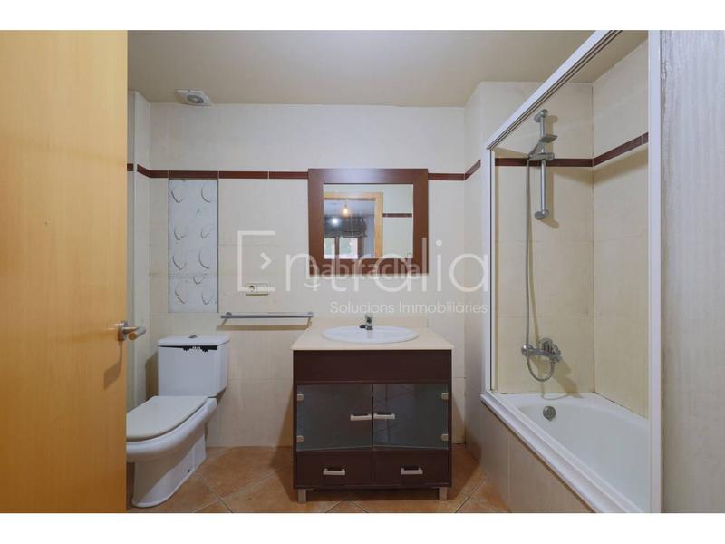 Foto 884a53c3-c7f5-4f18-969a-45d1789db573. Pis amb calefacció aparcament a Bescanó