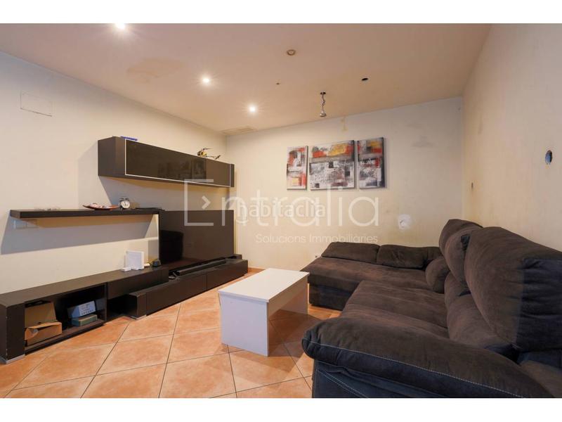 Foto 91f51a7d-36fb-41ad-8e94-d51e44e826a9. Pis amb calefacció aparcament a Bescanó