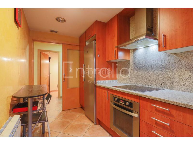 Foto 9e6255e7-5748-4219-b5ca-4da3f85e374a. Pis amb calefacció aparcament a Bescanó