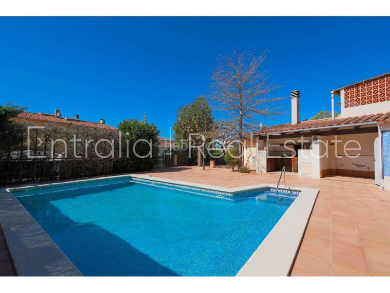 Foto a7990e9a-7de8-412c-82cb-8d7f1f77f240. Casa amb calefacció aparcament piscina a Cassà de la Selva